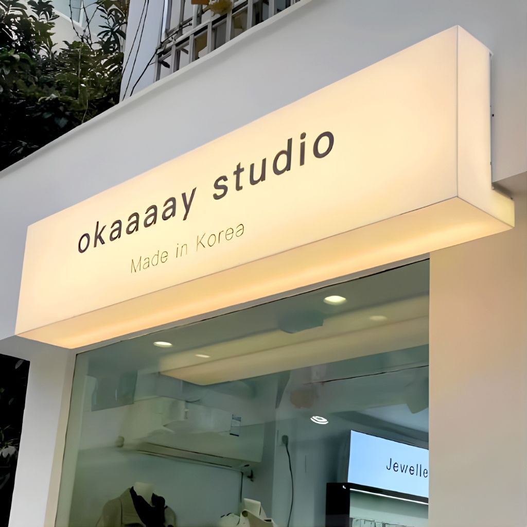 Mẫu hộp đèn showroom